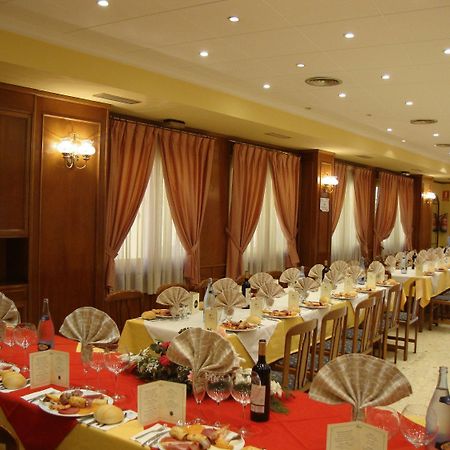 Hostal El Vegano Utiel Εξωτερικό φωτογραφία