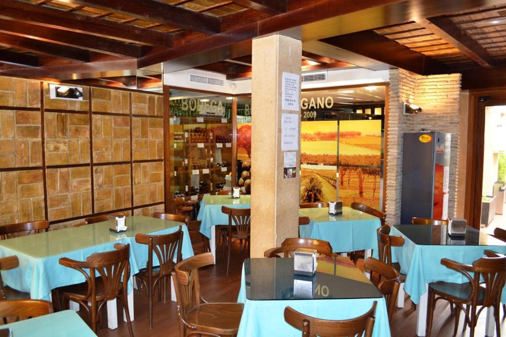Hostal El Vegano Utiel Εξωτερικό φωτογραφία